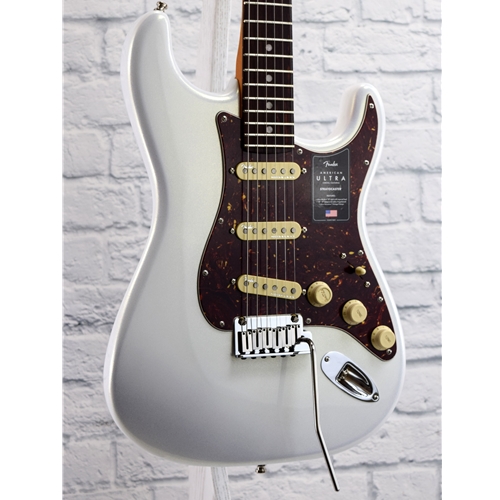 FENDER AMERICAN ULTRA STRATOCASTER- ARCTIC PEARL