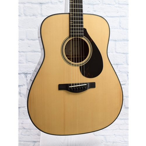 Yamaha FG9 M Mahogany guitare acoustique folk avec étui et