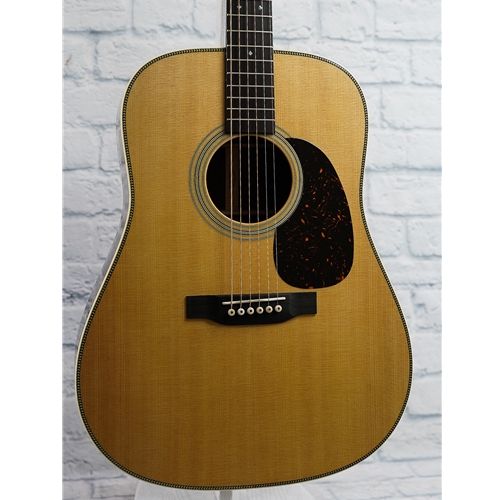 MARTIN STANDARD SERIES HD-28