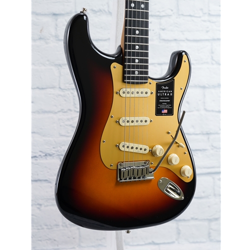 FENDER USED AMERICAN ULTRA II STRATOCASTER- ULTRA BURST- 2024